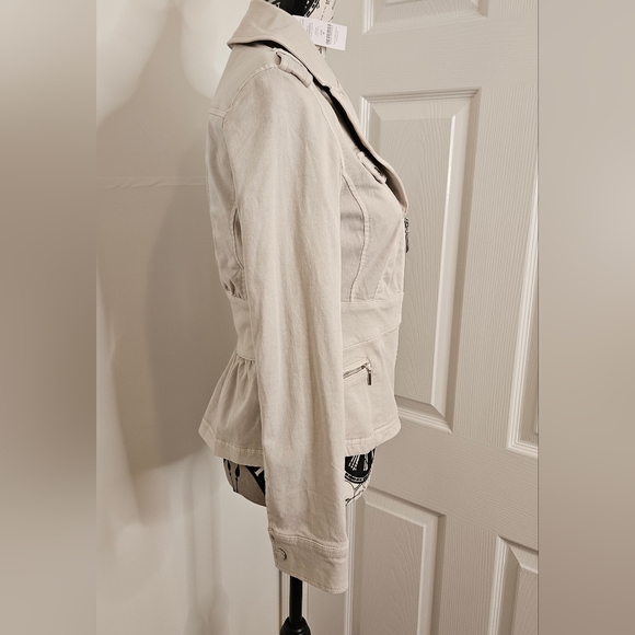 🔥New With Tags Whitehouse Black Market beige jacket size 0 - Picture 3 of 16